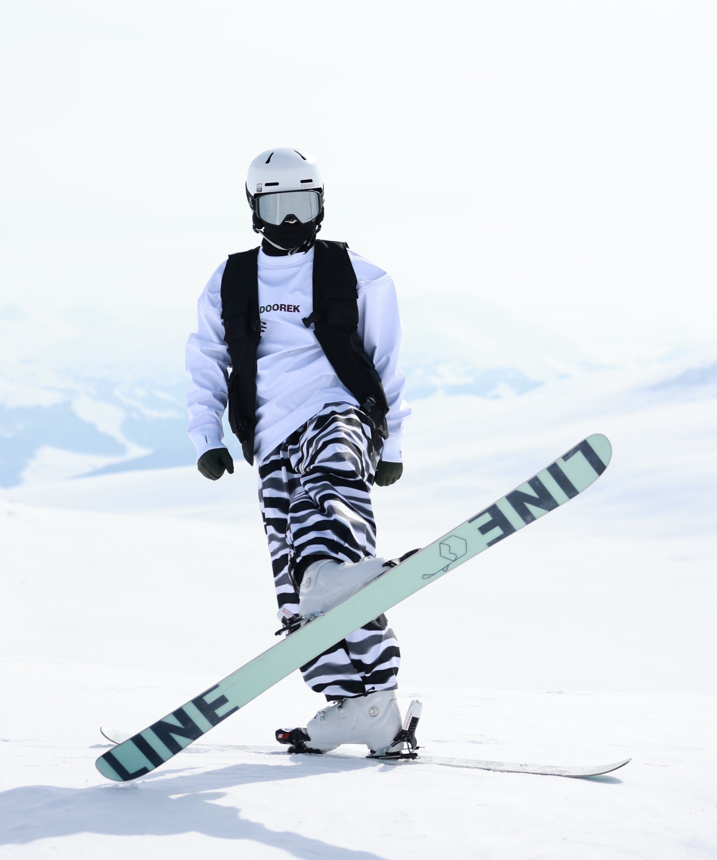 Mushroom Head DOOREK New Loose Fit Single Board American-style Ski Pants, Windproof, Waterproof, Insulated, Freestyle, and Wide Design for Double Boards
