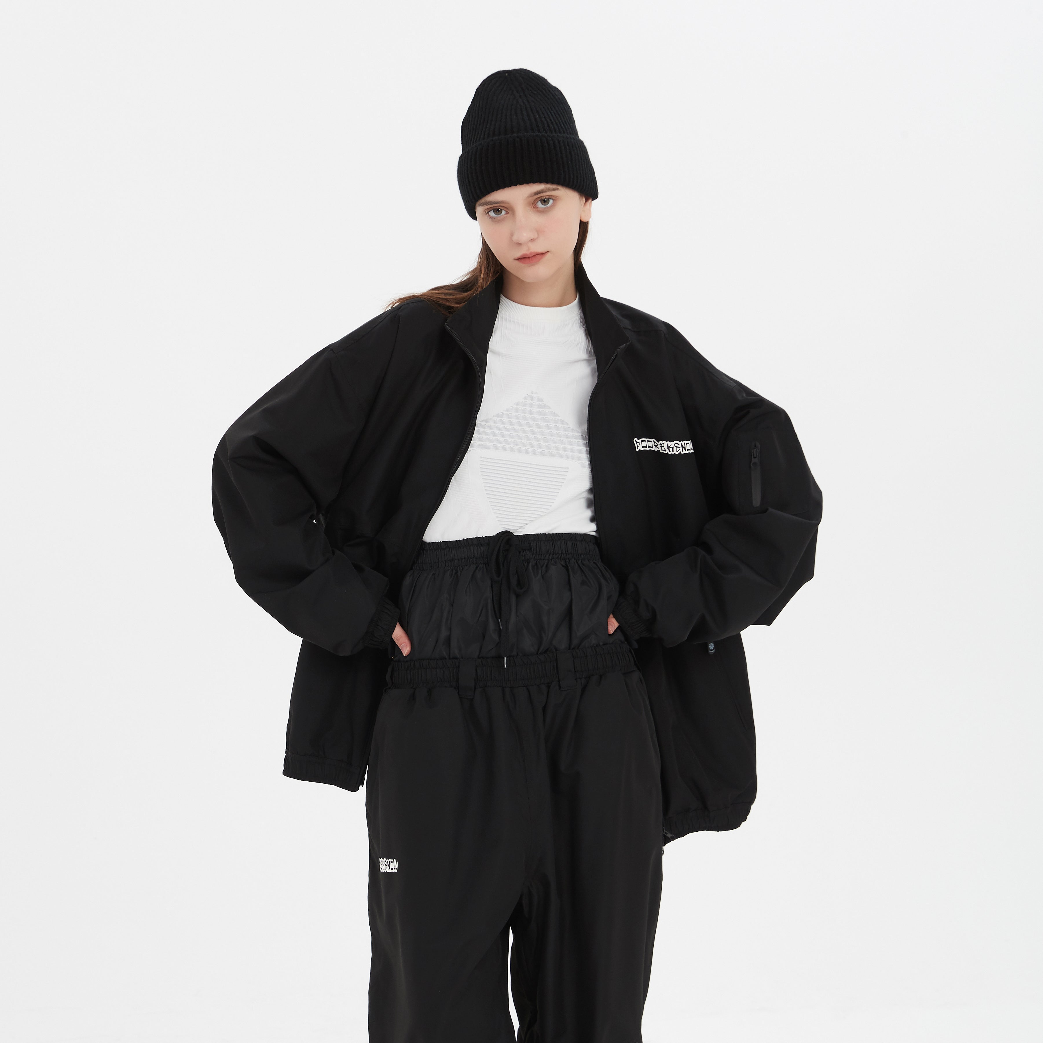 DOOREk Black Ski Suit Ensemble: Stay Warm and Stylish with a Stand-Up Collar - No Hood Needed!